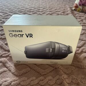 Samsung Gear VR Headset - Dark Gray